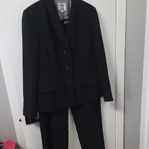 Le Suit Elegant Black Women's Pant Suit
